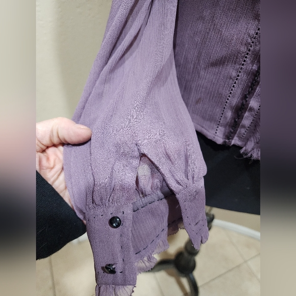 Signature Saks Fifth Avenue Silk lilac Victorian style Blouse Top XS - Picture 3 of 7